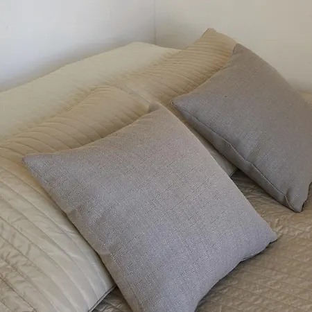Second Floor דירה